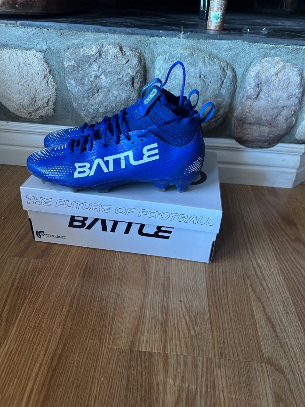 Battle 8.5 cleats men’s - Picture 2 of 5
